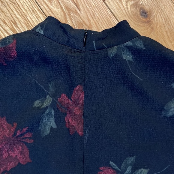 Devoted black dress - Picture 9 of 9